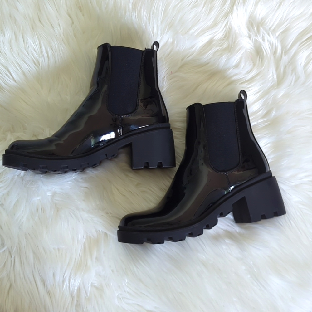 JustFab Ankle Boots. Size 9. Black. Worn Once!